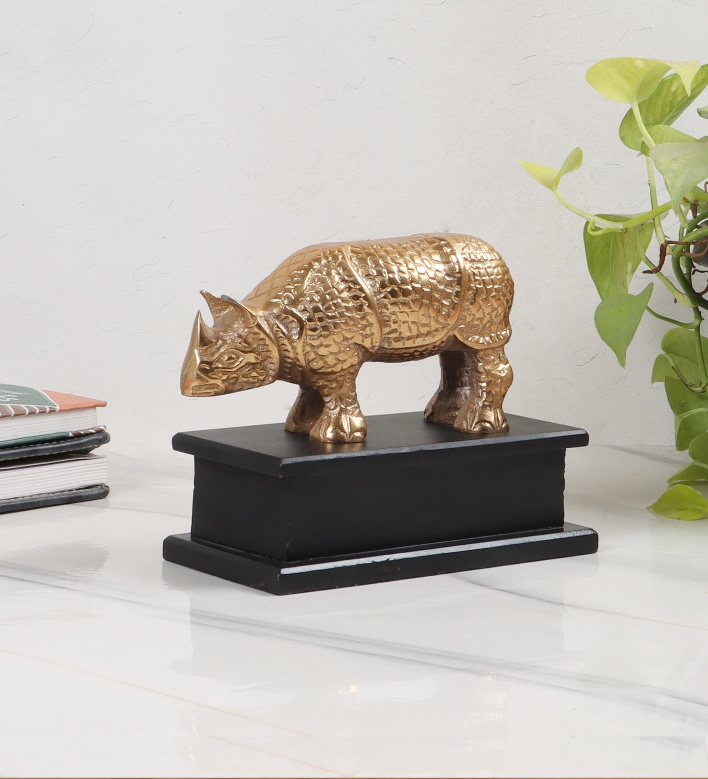 Aluminium Rhino table Decor