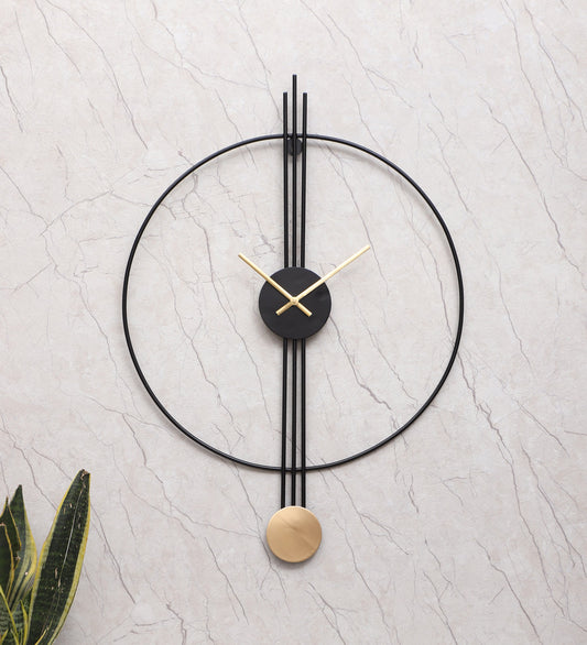 Ring & Stripes Metal Wall Clock