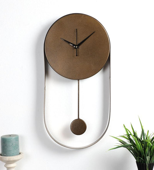 Brown Textured Pendulam Clock